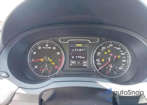 2015 Audi Q3 2.0T Premium Plus z USA, uszkodzony, nr VIN WA1FFCFS7FR000997